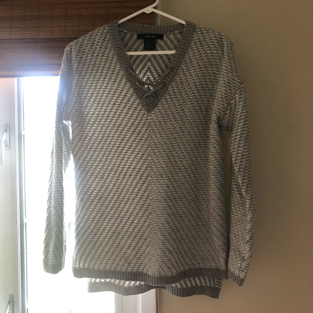 Sweater - Picture 4 of 4